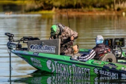 Abu Garcia Adrian Avenas Fantasista Premier / REVO4 Rocket RH Frog Casting Combo -Deals Fishing Store adrian avenas abu garcia fnpc73 7 revo4 rocket frog casting combo 13886.1651242878